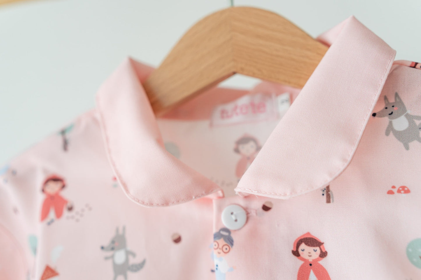 Grembiule Asilo Ricamato grafica "Little Red"